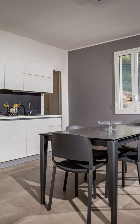 Villa Scire: Esszimmer, Küche
