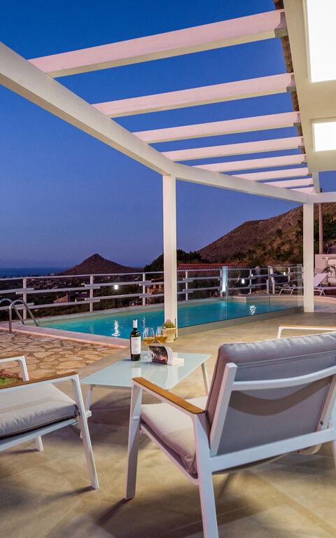 Villa Scire: Draussen, Schwimmbad