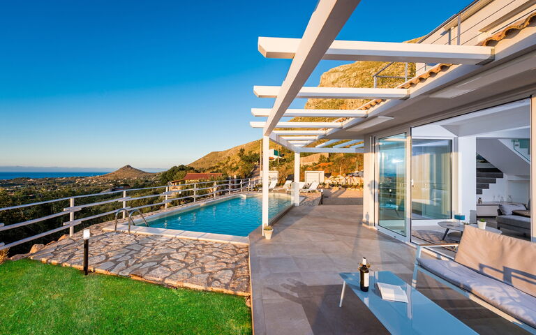 Villa Scire: Draussen, Garten, Schwimmbad