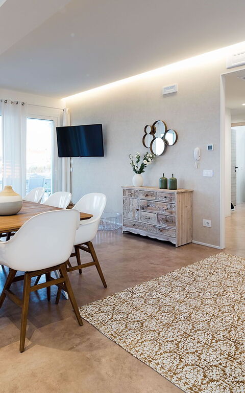 Villa San Lorenzo Palma: Esszimmer, Küche, Wohnzimmer