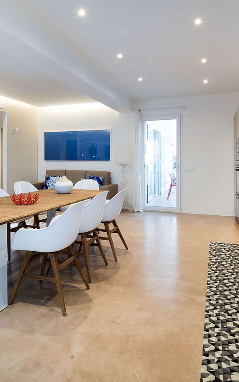 Villa San Lorenzo Palma: Esszimmer, Küche, Wohnzimmer