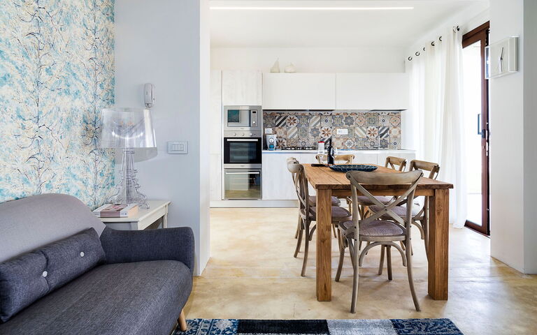 Villa San Lorenzo Lavanda: Esszimmer, Küche, Wohnzimmer