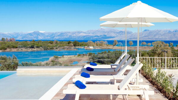 Villa Corfu Panorama: Schwimmbad