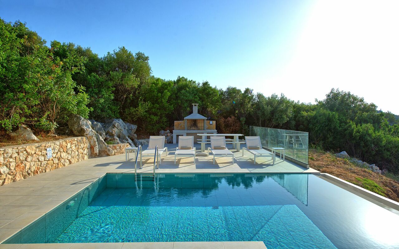 Villa Athena: Draussen, Garten, Schwimmbad