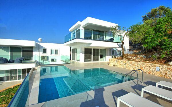 Villa Athena: Außen, Schwimmbad