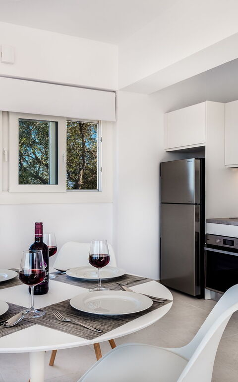 Villa Nafsika: Esszimmer, Küche