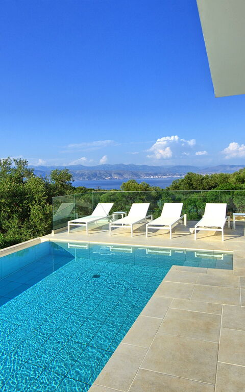 Villa Nafsika: Außen, Schwimmbad