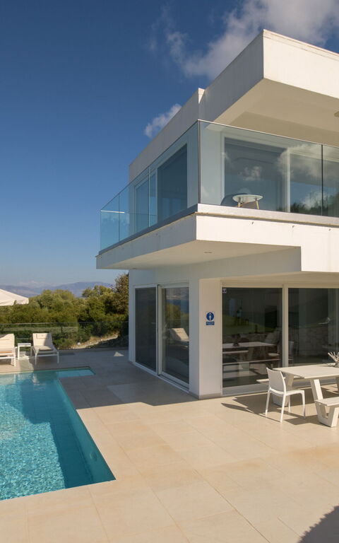 Villa Nafsika: Ansichten, Außen, Draussen, Schwimmbad