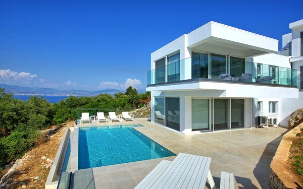 Villa Nafsika: Außen, Schwimmbad