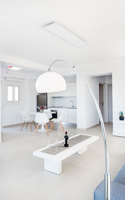 Villa Arete: Esszimmer, Küche, Wohnzimmer