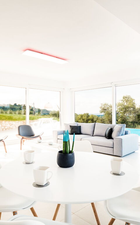 Villa Arete: Esszimmer, Küche, Wohnzimmer