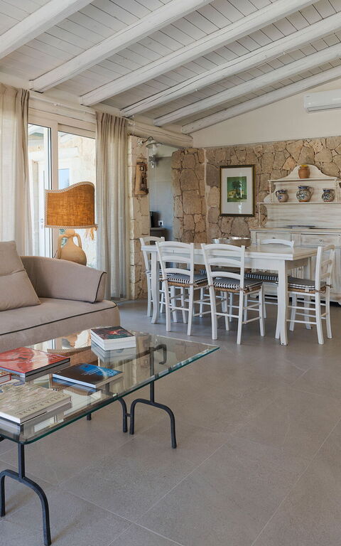 Villa Del Mito: Esszimmer, Wohnzimmer