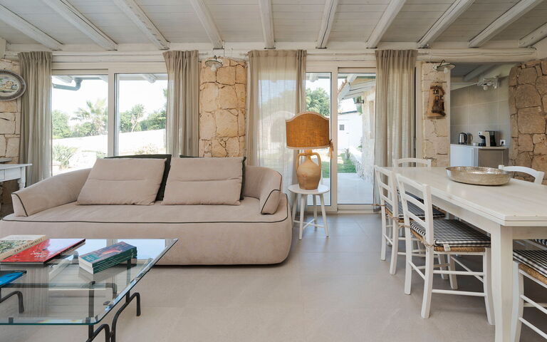Villa Del Mito: Esszimmer, Wohnzimmer