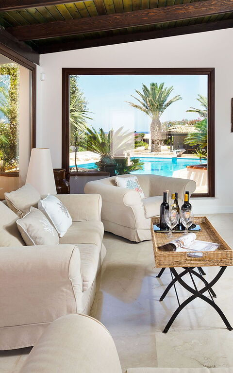 Villa Cala Mancina: Wohnzimmer