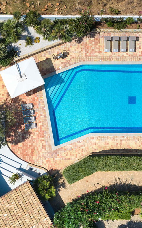 Villa Cala Mancina: Ansichten, Schwimmbad