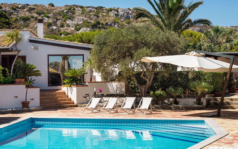 Villa Cala Mancina: Schwimmbad