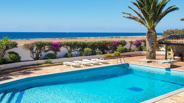 Villa Cala Mancina: Schwimmbad