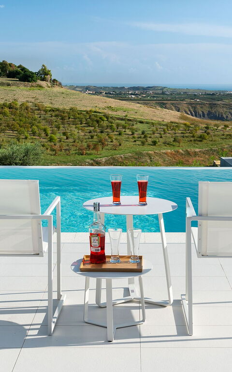 Villa Camemi: Draussen, Schwimmbad, Sommer