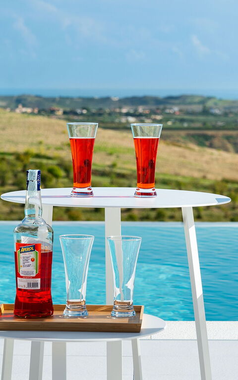 Villa Camemi: Draussen, Schwimmbad, Sommer