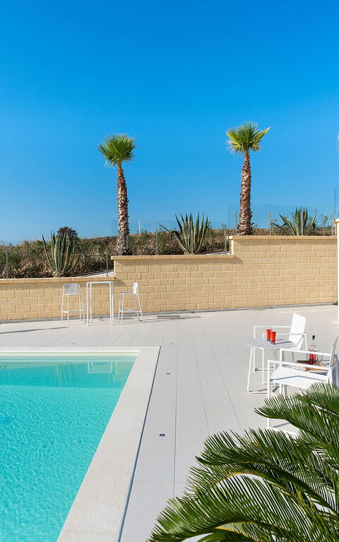 Villa Camemi: Draussen, Schwimmbad, Sommer