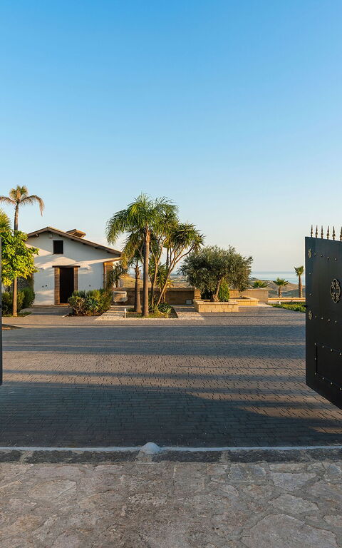 Villa Camemi: Draussen, Sommer