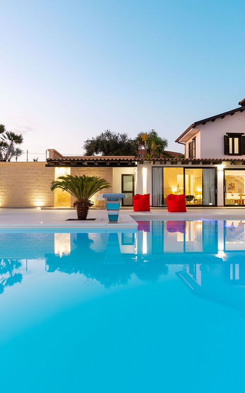 Villa Camemi: Draussen, Schwimmbad, Sommer