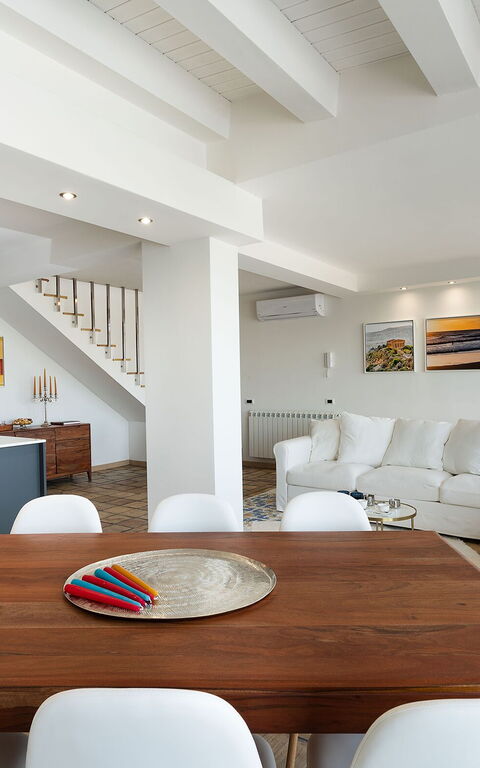 Villa Camemi: Esszimmer, Küche, Wohnzimmer