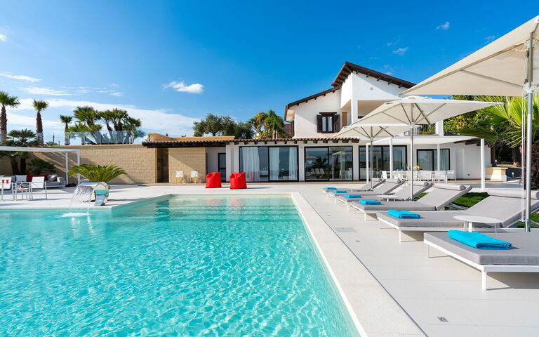 Villa Camemi: Außen, Draussen, Schwimmbad, Sommer