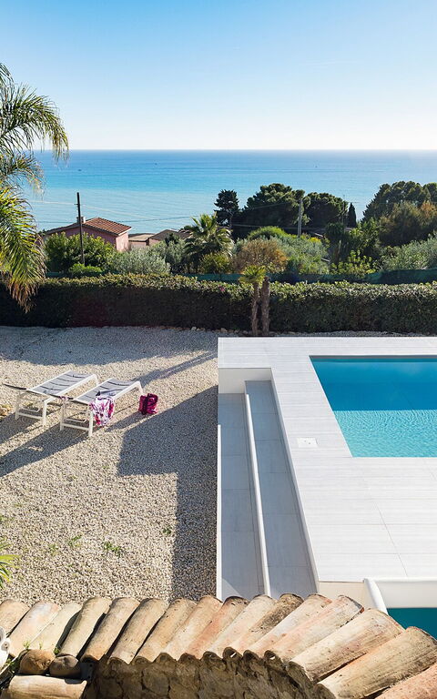 Villa Pales: Ansichten, Draussen, Garten, Schwimmbad