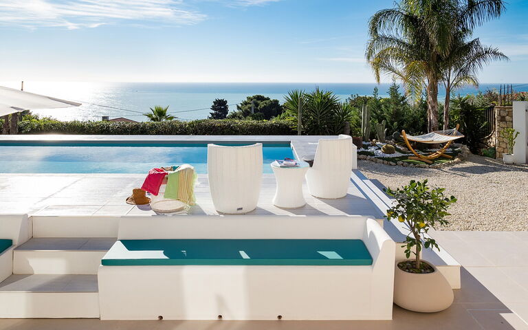 Villa Pales: Schwimmbad