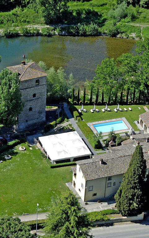 Santa Flora: Ansichten, Draussen