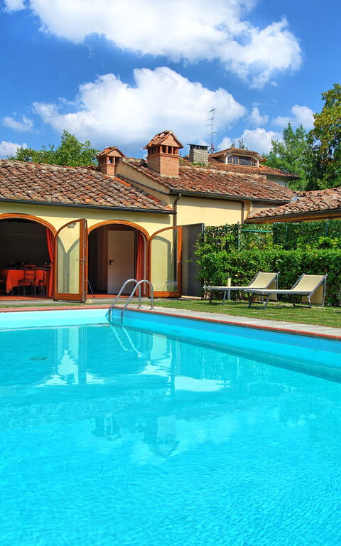 Santa Flora: Schwimmbad