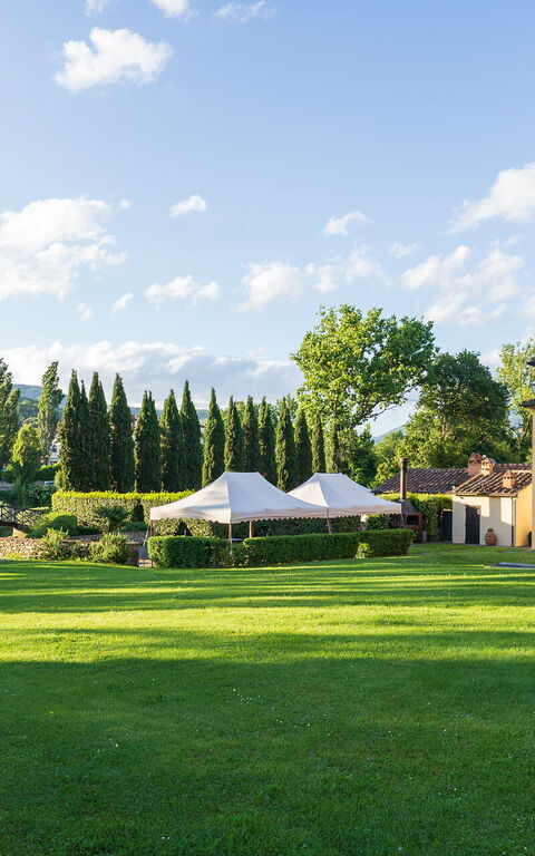 Santa Flora: Außen, Draussen, Garten