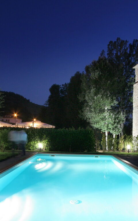 Santa Flora: Ansichten, Garten, Schwimmbad