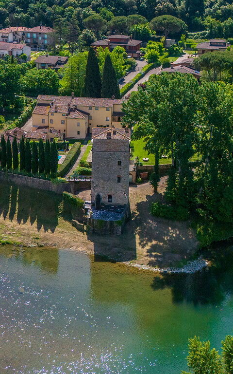 Santa Flora: Ansichten, Draussen