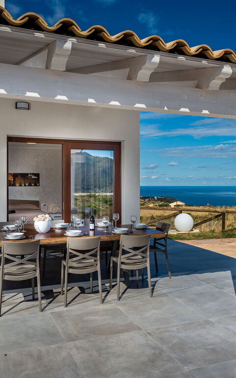 Villa Livreri: Balkon / Terrasse / Patio, Draussen