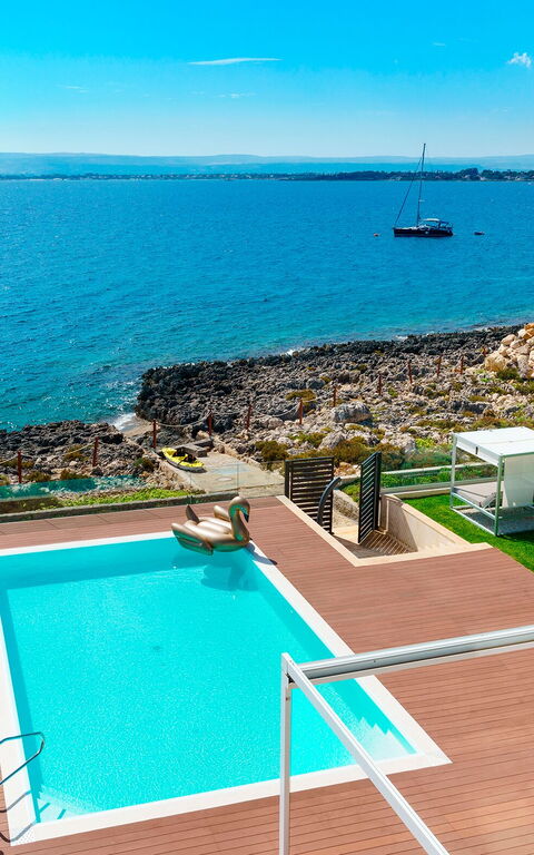 Villa Angelina: Ansichten, Schwimmbad