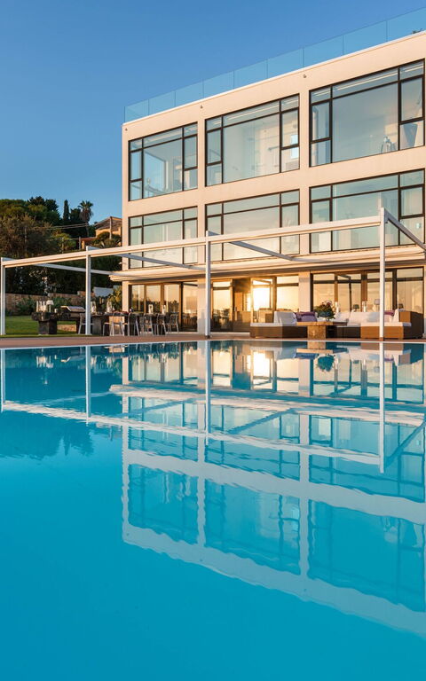 Villa Angelina: Außen, Schwimmbad