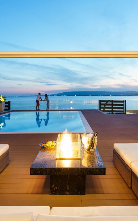 Villa Angelina: Balkon / Terrasse / Patio, Schwimmbad