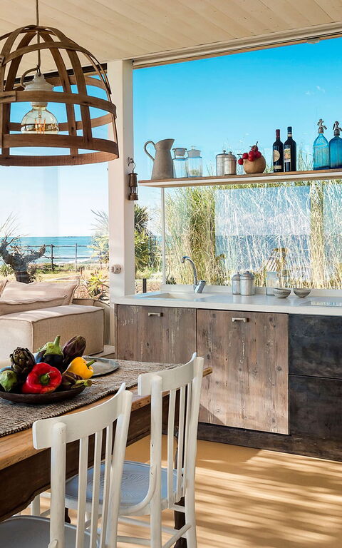 Circe: Esszimmer, Küche