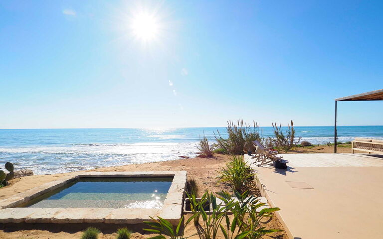 Circe: Ansichten, Garten, Schwimmbad, Sommer