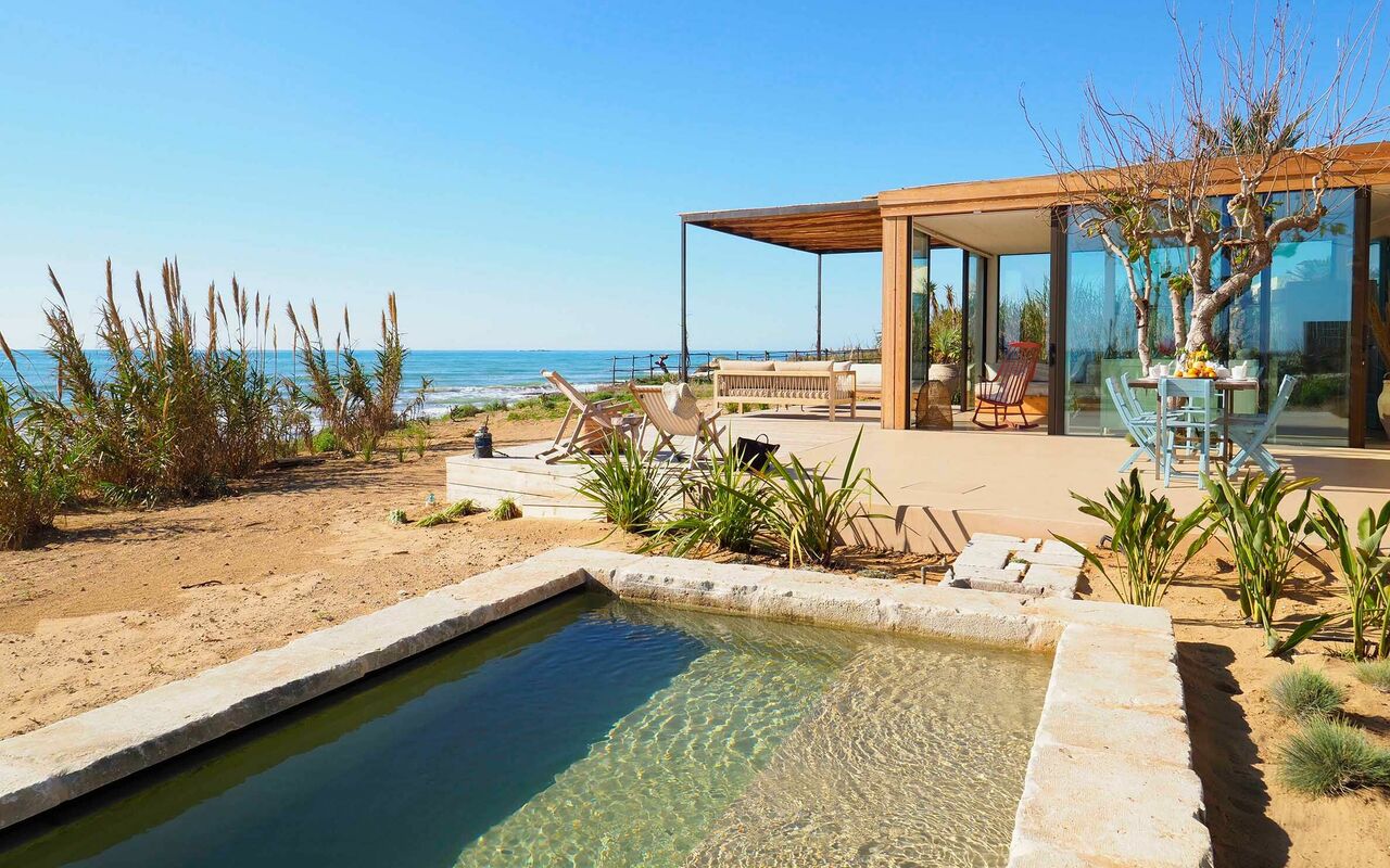 Circe: Garten, Schwimmbad, Sommer