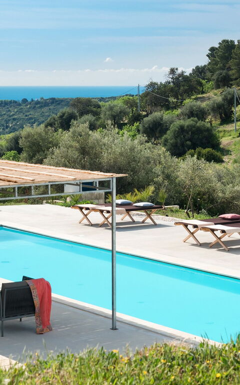 Villa Contra: Draussen, Schwimmbad