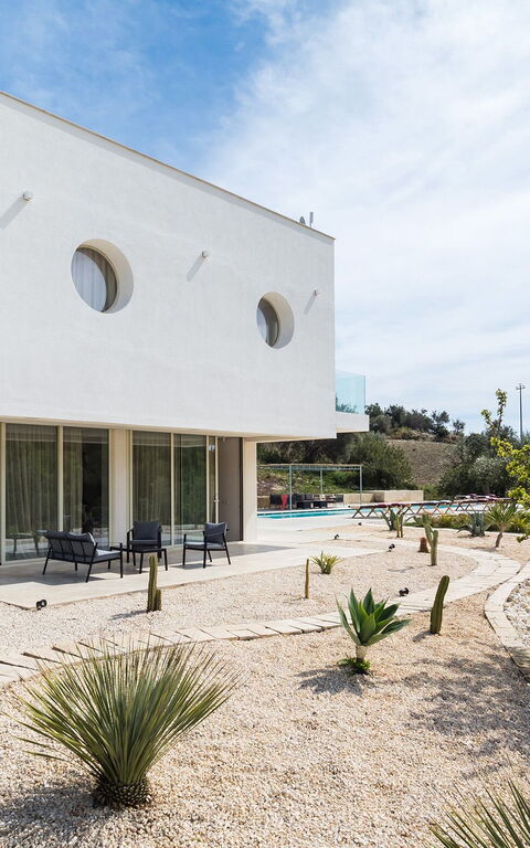 Villa Contra: Draussen, Garten