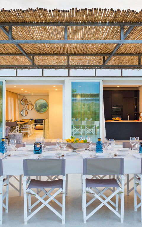 Villa Contra: Balkon / Terrasse / Patio, Draussen