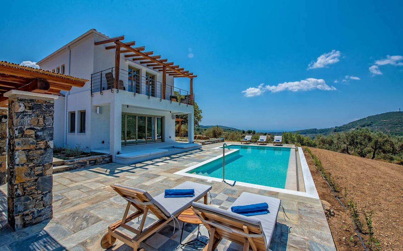 Villa Lyra: Draussen, Schwimmbad