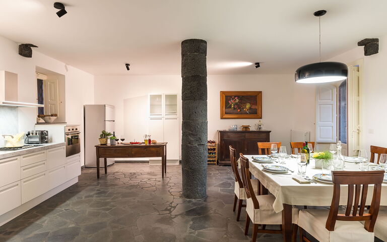 Etna Retreat: Esszimmer, Küche
