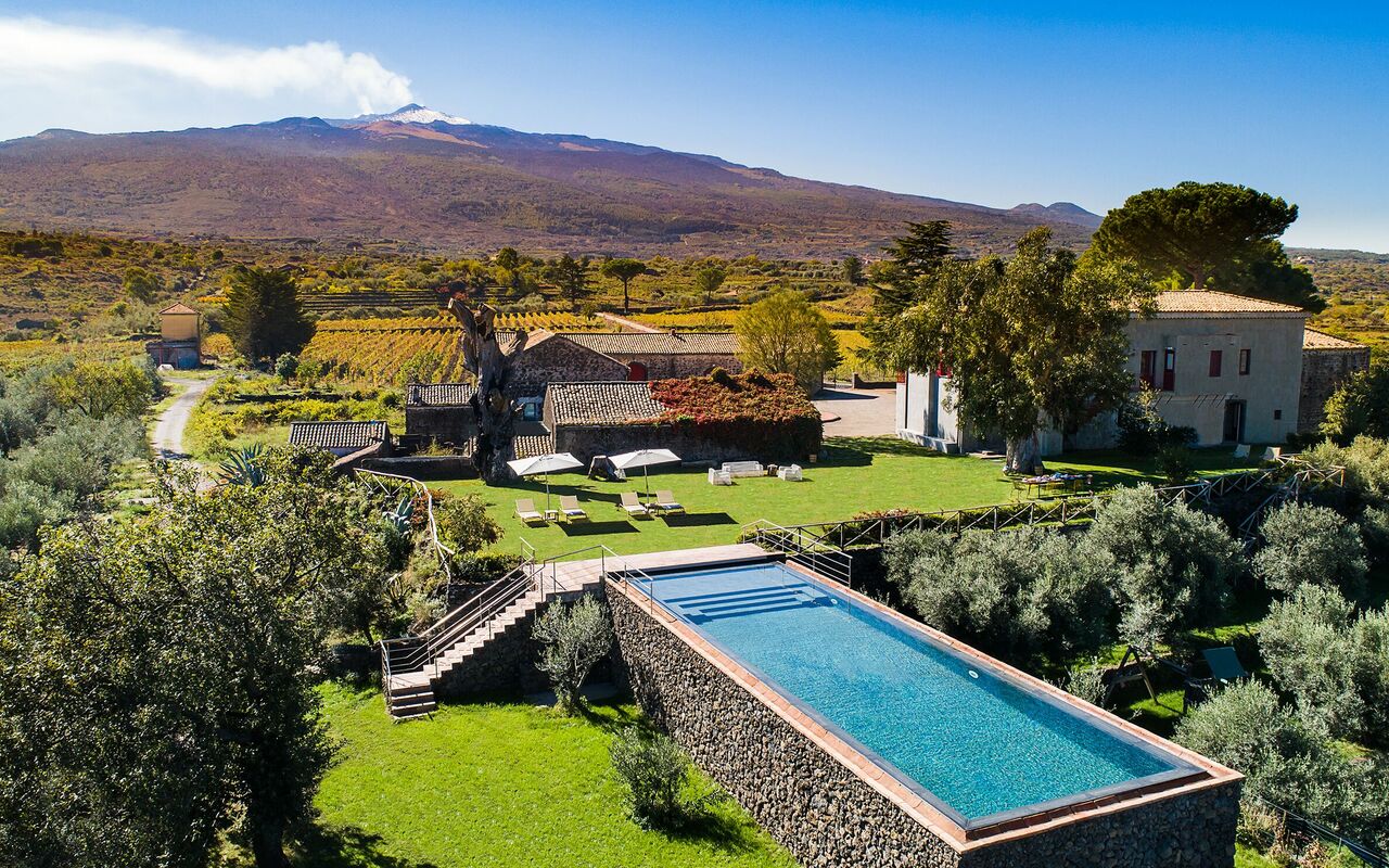 Etna Retreat: Ansichten, Garten, Schwimmbad