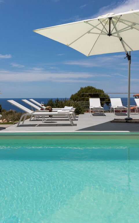 Villa Annalisa: Ansichten, Draussen, Schwimmbad, Sommer