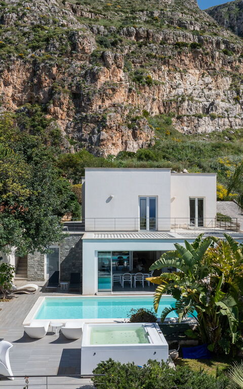 Villa Annalisa: Außen, Draussen, Schwimmbad, Whirlpool, Wohlergehen